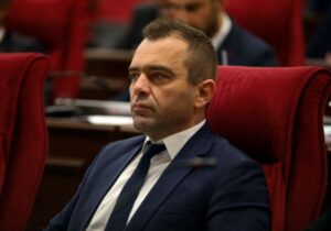 Şahiner’den hükümete sert eleştiri: “Sorunları büyütüyor, üreticiyi borçlandırıyor”