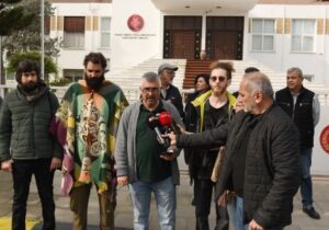 Vicdani Ret İnisiyatifi Meclis önünde basın açıklaması yaptı