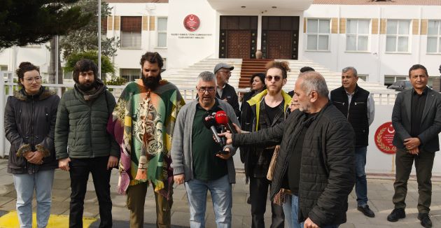 Vicdani Ret İnisiyatifi Meclis önünde basın açıklaması yaptı