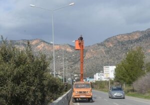 Lefkoşa-Girne anayolunda trafik tek şeritten veriliyor