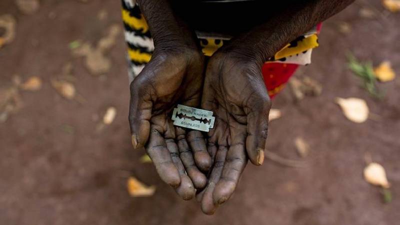 Kenya’da 3 yaşındaki İngiliz kız çocuğunu kadın sünneti için teslim eden annesine yedi yıl ceza verildi