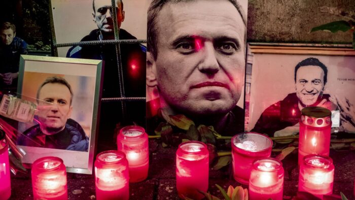 Rusya’da Navalny’yi anmak isteyen 400’den fazla kişi gözaltına alındı