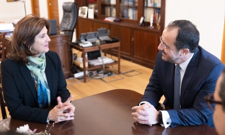 Hristodulidis-Holguin görüşmesi 11 Mart’ta: “Tek hedef müzakerelerin yeniden başlaması”