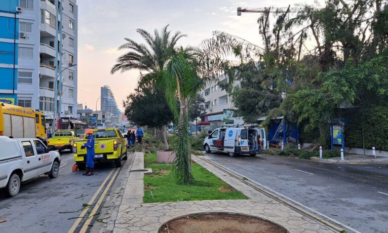 Limasol’da hortum nedeniyle yıkım yaşandı