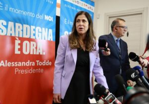 İtalya’da iktidardaki sağ koalisyon Sardinya adasındaki seçimleri kaybetti: “Gençleri coplamanın bedeli”