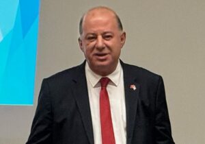 Grevdeki hekimlere Bakan Dinçyürek’ten “sağlıkta pembe tablo”