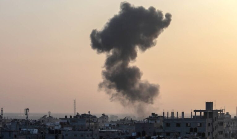 İsrail, uluslararası baskıya rağmen Gazze’nin güneyine yönelik saldırılarını yoğunlaştırdı