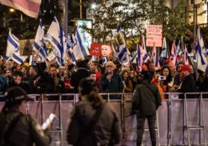 İsrailliler, Gazze’deki esirlerin getirilmesi ve Netanyahu hükümetinin istifası için sokaklarda