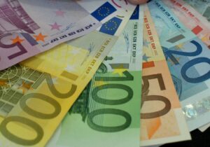 AB, Rus varlıklarının milyarlarca euroluk faizini Ukrayna’ya verecek