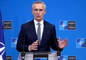 Stoltenberg’den Papa Francis’e tepki: “Ukrayna’ya beyaz bayrak değil silah gerek”