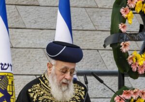 İsrail’in Sefarad Hahambaşı Yosef: “Bizi askere gitmeye zorlarlarsa ülkeyi terk ederiz”