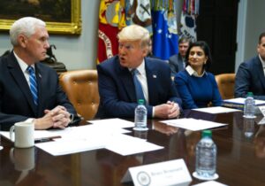 Pence, yardımcılığını yaptığı Trump’a seçim desteği vermedi