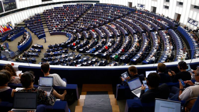 Avrupa Parlamentosu milletvekilleri, Avrupa Basın Özgürlüğü Yasası’nı kabul etti