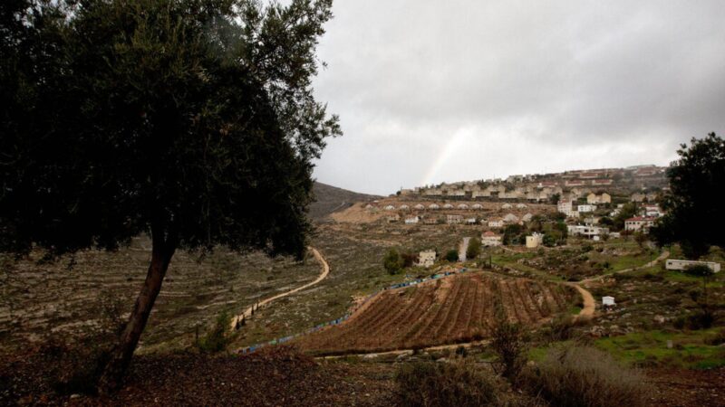 İsrail, işgal altındaki Batı Şeria’da Filistinlilere ait sekiz bin dönüm araziye el koydu