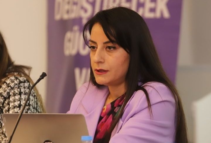 Deniz Düzgün: “Yabancı uyruklu öğrencilerin uyum sorunları artık görmezden gelinemez”