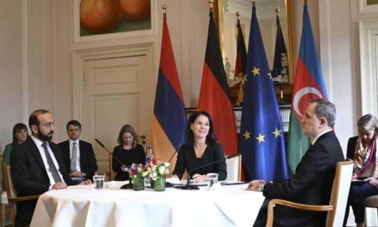 Ermenistan: Azerbaycan’la barış görüşmeleri devam edecek