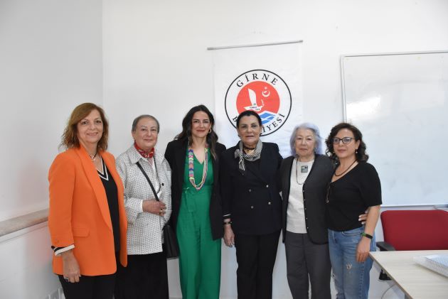 Üreten kadın sanatçılar Girne’de buluştu