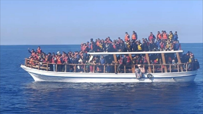 Kıbrıs açıklarında son 24 saatte 458 sığınmacı taşıyan 6 tekne tespit edildi