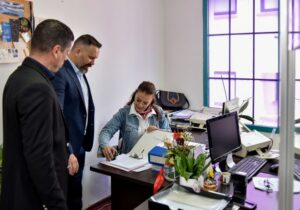 KTAMS İhtiyat Sandığı’nda temsiliyet ve iştirakçilerin yatırımlarıyla ilgili toplanan imzaları, Çalışma Bakanlığı’na teslim etti