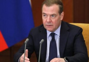 Medvedev: “Almanya Rusya ile savaşa hazırlanıyor”