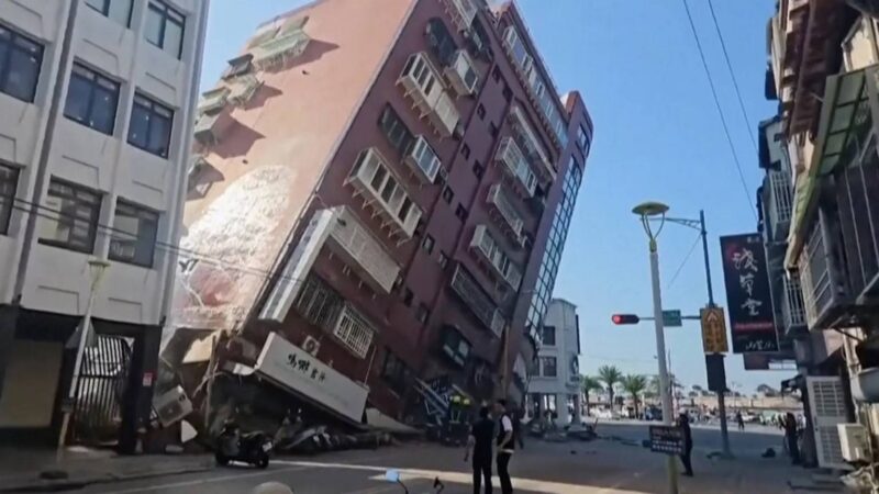 Son 25 yılın en büyük depremi: Tayvan 7,4 ile sarsıldı