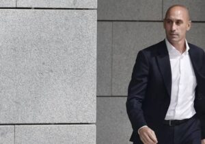İspanya Futbol Federasyonu’nun eski başkanı Rubiales yolsuzluk soruşturması kapsamında gözaltına alındı