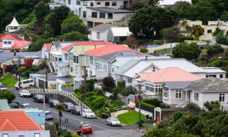 Yeni Zelanda çalışma vizesi kurallarını sıkılaştırıyor