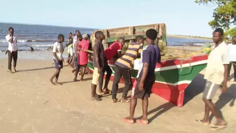Kolera salgınından kaçıyorlardı; Mozambik’te kapasitesinin üzerinde yolcu alan gemi battı, 97 kişi hayatını kaybetti