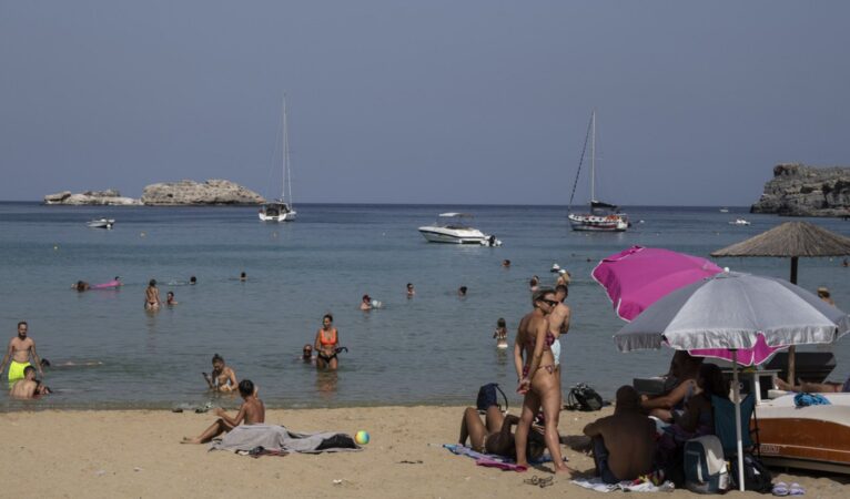 Türkiye’den 10 Yunan adasına kapıdan 7 günlük vize uygulaması başladı: KKTC damgalılar giremez