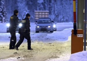 Finlandiya, Rusya sınırındaki geçiş noktalarını süresiz kapattı