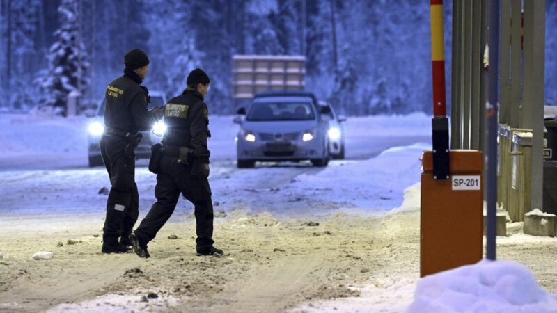 Finlandiya, Rusya sınırındaki geçiş noktalarını süresiz kapattı