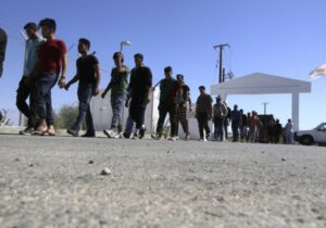 Kıbrıs, Suriyeli göçmenlerin sığınma başvurularını askıya aldı