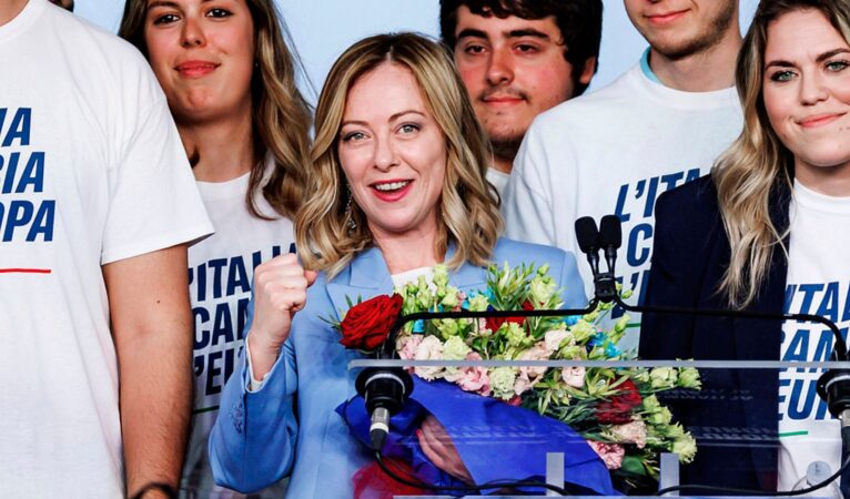 İtalya Başbakanı Meloni Avrupa Parlamentosu seçimleri için aday olduğunu açıkladı