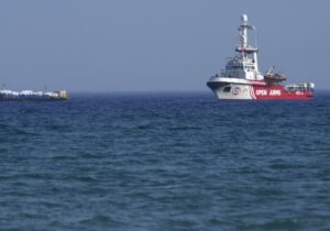 Gazze’ye gıda yardımı götüren gemiler İsrail saldırısı sonrası yükünü boşaltmadan geri dönecek