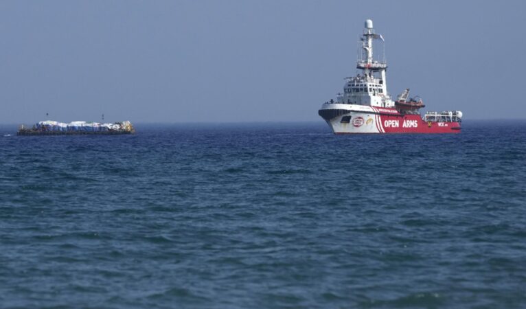 Gazze’ye gıda yardımı götüren gemiler İsrail saldırısı sonrası yükünü boşaltmadan geri dönecek