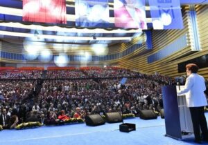 İYİ Parti’de Akşener dönemi kapandı, desteklediği Dervişoğlu kazandı