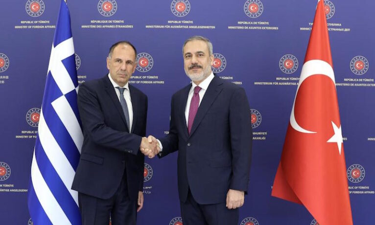 Türkiye ve Yunanistan Dışişleri Bakanları Londra’da buluştu