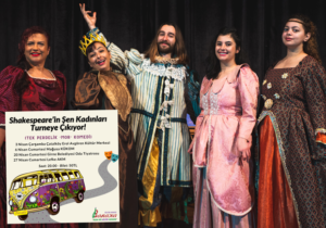 “Shakespeare’in Şen Kadınları” bu akşam Mağusa’da izleyici karşına çıkacak