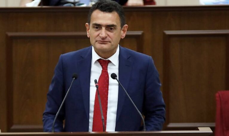 Ankara, hükümete de cevap vermiyor!
