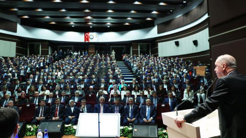 AKP değişimi tartışıyor
