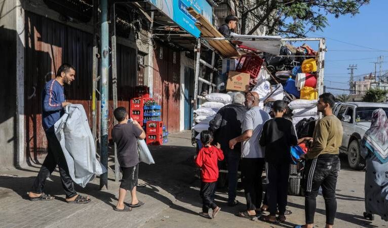 BM: İsrail’in 6 Mayıs’ta saldırılarını yoğunlaştırması sonrasında 80 bin kişi Refah’tan ayrıldı