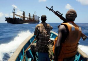 Kuzey Afrika kıyılarında tanker kaçırma girişiminde 6 Somalili korsan yakalandı