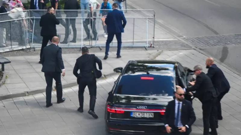 Suikast girişiminde ağır yaralanan Slovakya Başbakanı Robert Fico hayati tehlikeyi atlattı