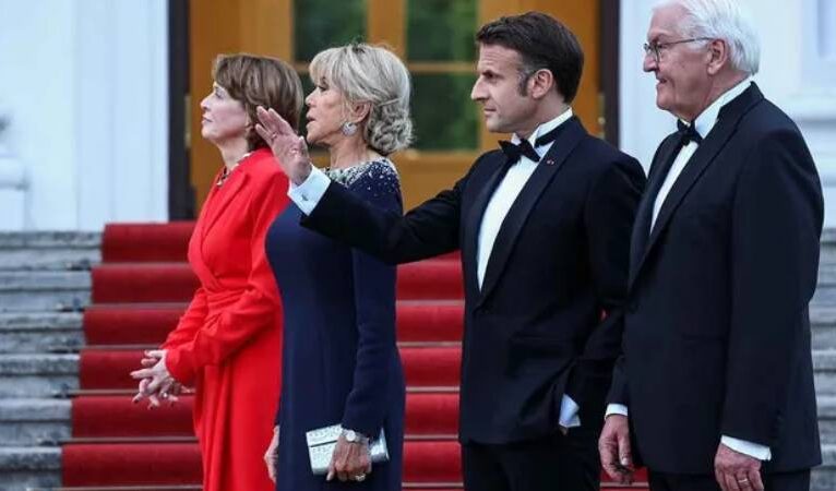 24 yıl sonra ilk ziyaret; Fransa Cumhurbaşkanı Macron, Almanya’da