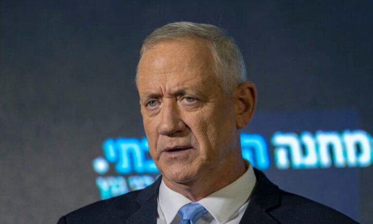 İsrailli Bakan Benny Gantz, Netanyahu’nun savaş kabinesinden istifa etti