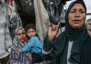 İsrail Refah’ta kara savaşını genişletiyor