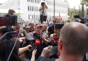 Hayvancılarla bakanların toplantısı tamamlandı: “Hiçbir konuda uzlaşı yok, eylemler aynen devam”