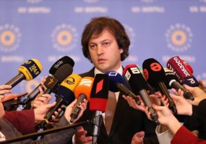 AB komiseri Gürcistan Başbakanı’na ‘Sonun Slovakya’daki gibi olur’ dedi