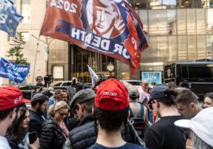 34 kez suçlu bulunan Trump krizi fırsata çevirdi