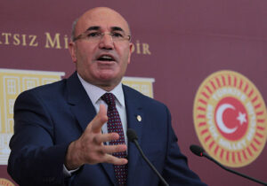 CHP’den Hakkari Belediyesi’ne kayyım kararına ilk tepki: “Erdoğan’ın ‘normalleşme’ söylemi, bakanlar eliyle baltalanıyor”